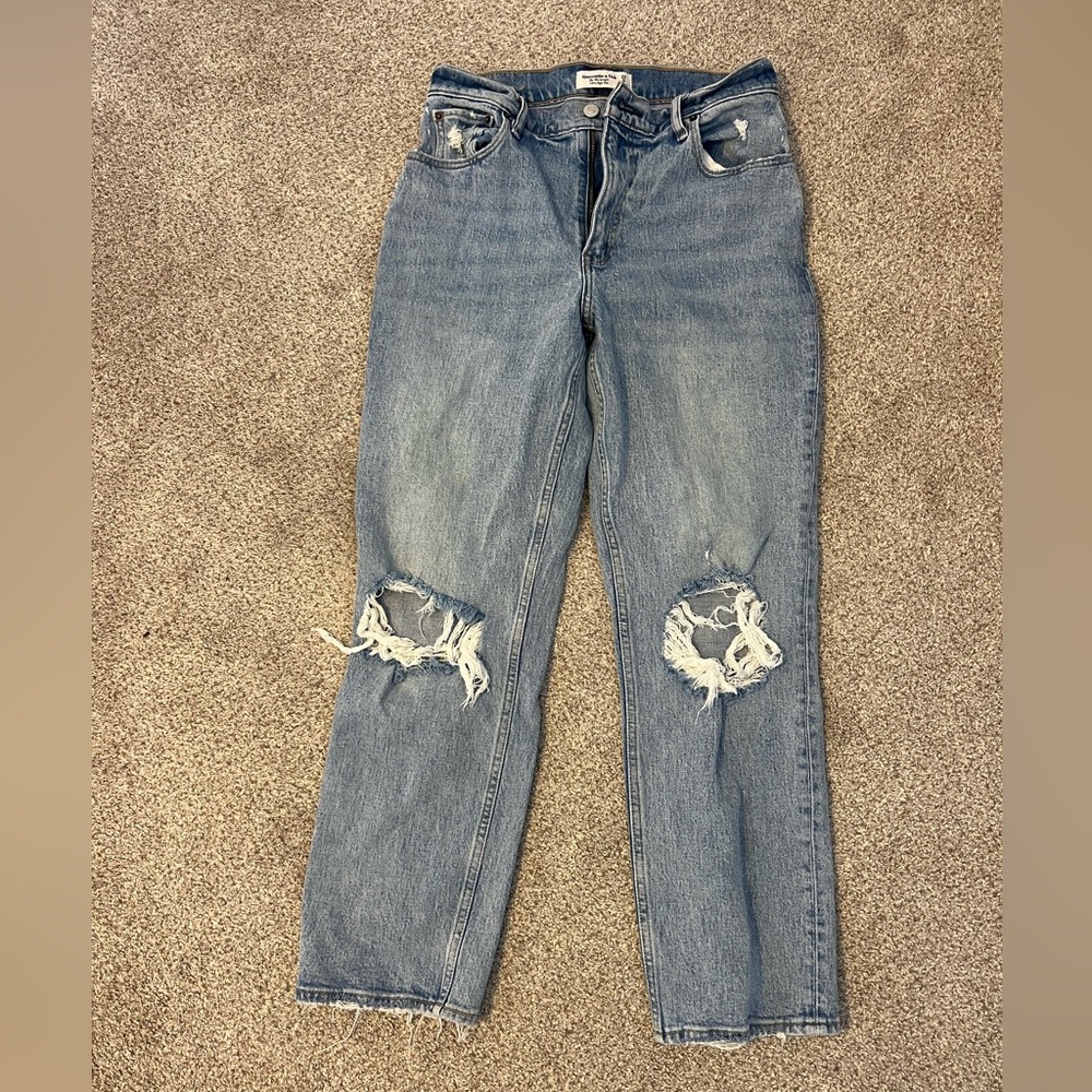 ABERCROMBIE AND FITCH 90’S STRAIGHT ULTRA HIGH RISE JEANS